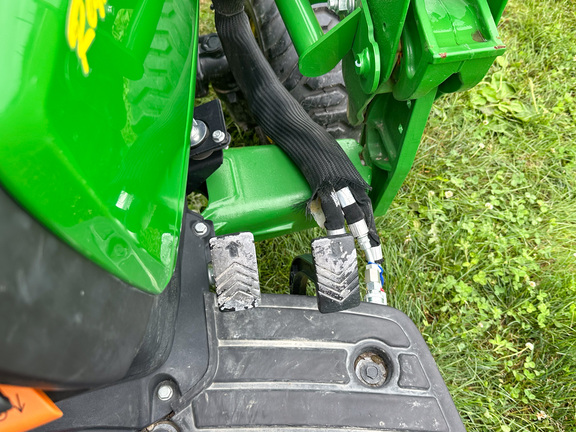 2021 John Deere 1025R Tractor Compact