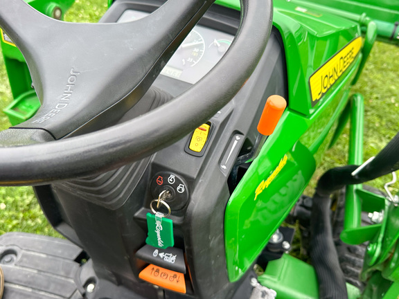 2021 John Deere 1025R Tractor Compact