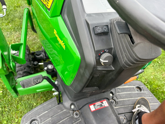 2021 John Deere 1025R Tractor Compact