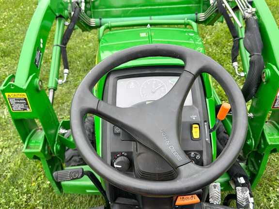 2021 John Deere 1025R Tractor Compact