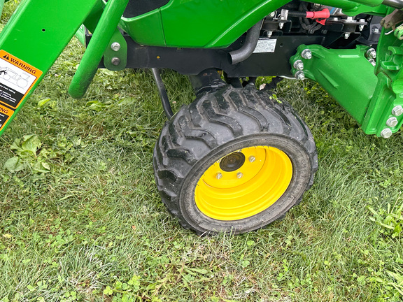 2021 John Deere 1025R Tractor Compact