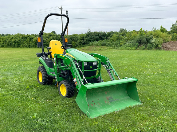 2021 John Deere 1025R Tractor Compact