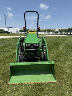 2021 John Deere 1023E Tractor Compact