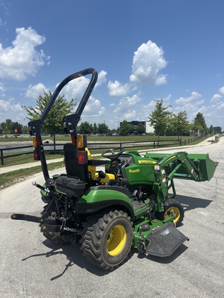 2021 John Deere 1025R Tractor Compact