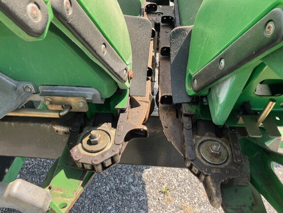 2008 John Deere 608C Header Corn Head