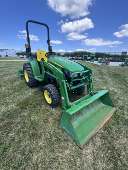 2022 John Deere 3038E Tractor Compact