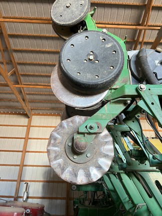 2005 John Deere 1790 Planter