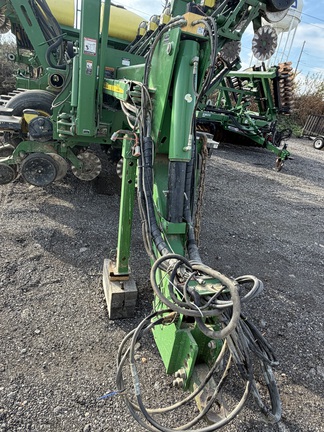 2005 John Deere 1790 Planter