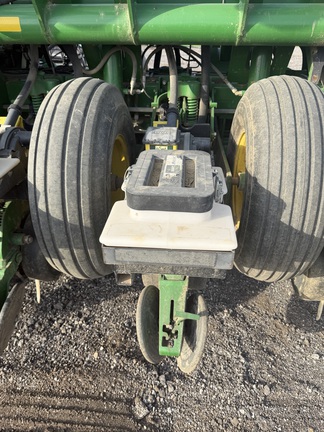 2005 John Deere 1790 Planter