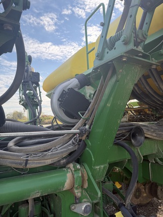 2005 John Deere 1790 Planter
