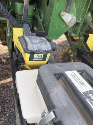 2005 John Deere 1790 Planter