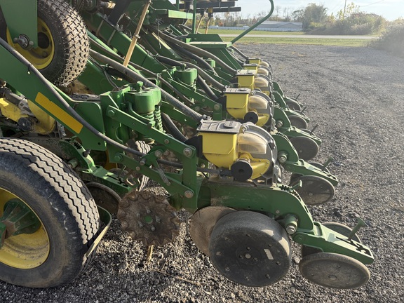 2005 John Deere 1790 Planter
