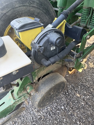 2005 John Deere 1790 Planter