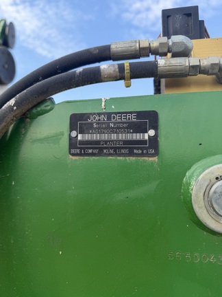 2005 John Deere 1790 Planter