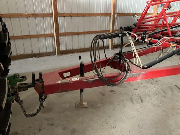 2002 Case IH TIGER MATE II Field Cultivator