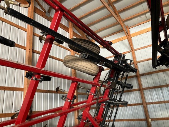 2002 Case IH TIGER MATE II Field Cultivator