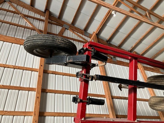 2002 Case IH TIGER MATE II Field Cultivator