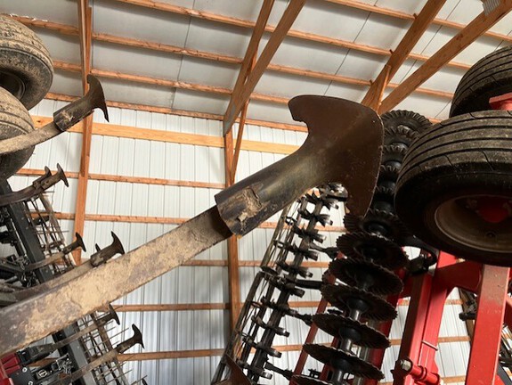 2002 Case IH TIGER MATE II Field Cultivator