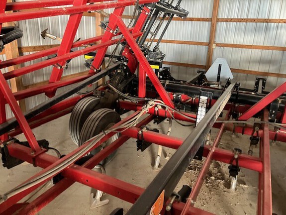 2002 Case IH TIGER MATE II Field Cultivator