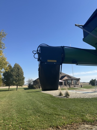 2009 Brent 782 Grain Cart