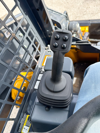 2023 John Deere 318G Skid Steer Loader