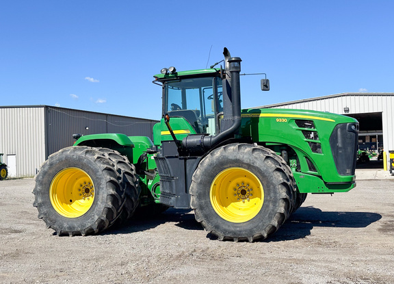 2010 John Deere 9330 Tractor 4WD