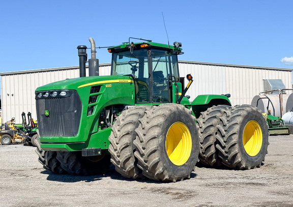 2010 John Deere 9330 Tractor 4WD