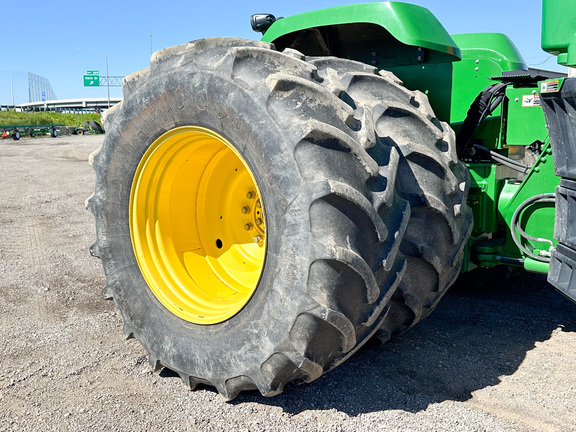 2010 John Deere 9330 Tractor 4WD