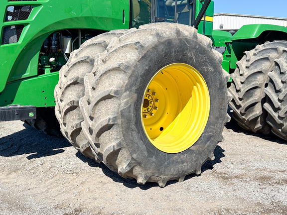 2010 John Deere 9330 Tractor 4WD