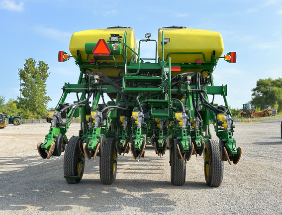 2013 John Deere 1790 Planter