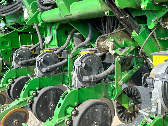 2013 John Deere 1790 Planter