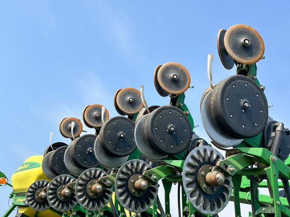 2013 John Deere 1790 Planter