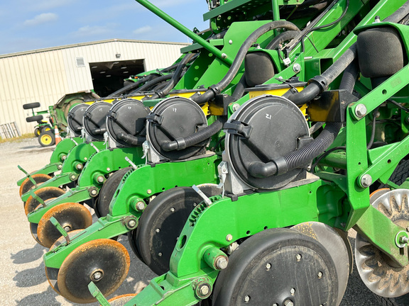 2013 John Deere 1790 Planter