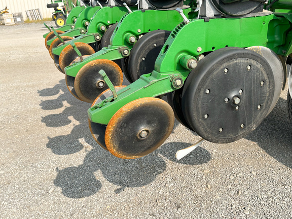 2013 John Deere 1790 Planter