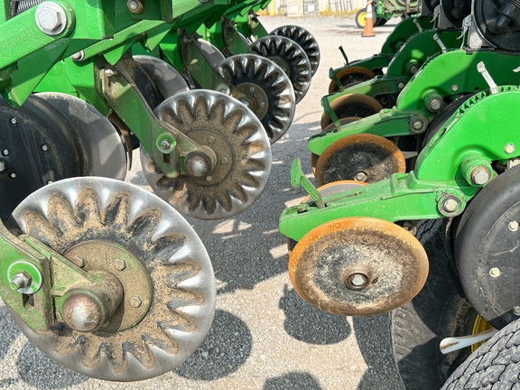 2013 John Deere 1790 Planter