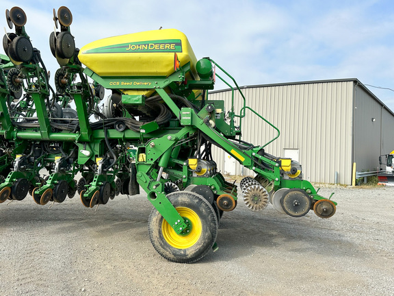 2013 John Deere 1790 Planter