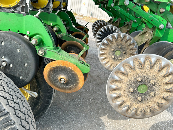 2013 John Deere 1790 Planter