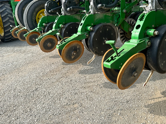 2013 John Deere 1790 Planter