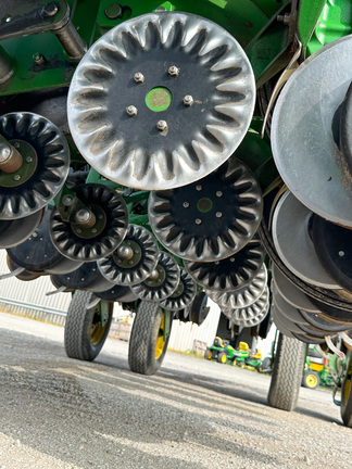 2013 John Deere 1790 Planter