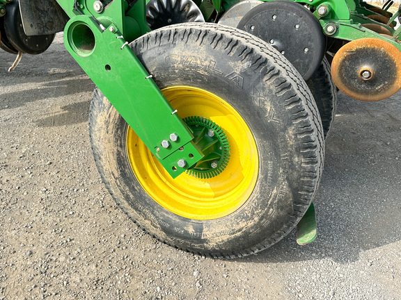 2013 John Deere 1790 Planter