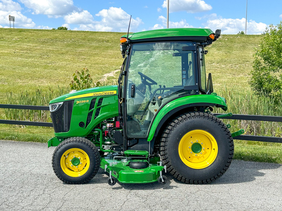 2024 John Deere 3039R Tractor Compact