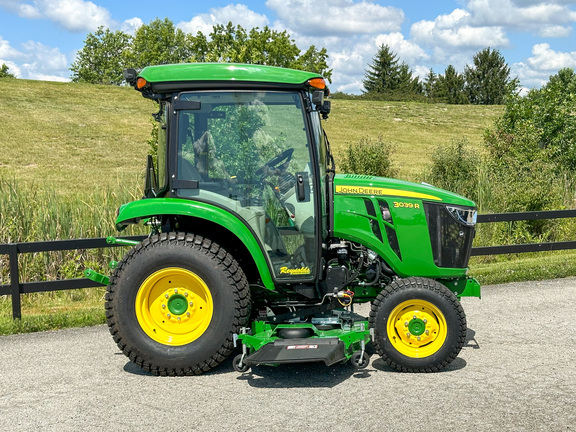 2024 John Deere 3039R Tractor Compact