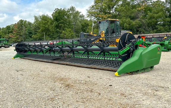 2019 John Deere 745FD Header Combine