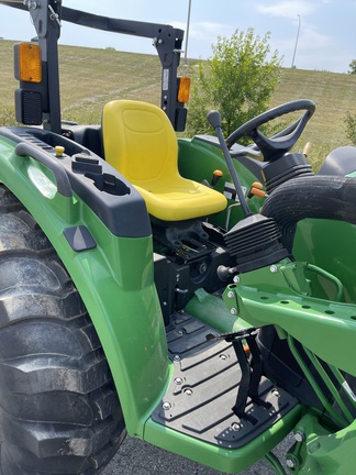 2019 John Deere 4066M Tractor Compact