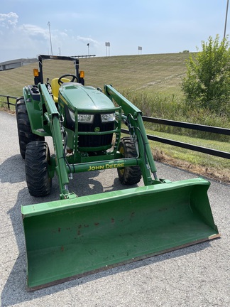 2019 John Deere 4066M Tractor Compact