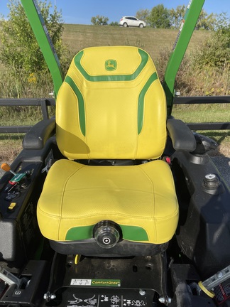 2023 John Deere Z950M Mower/Zero Turn