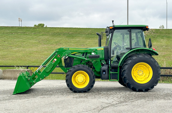 2023 John Deere 5100E Tractor