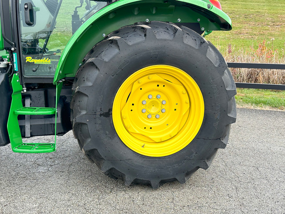 2022 John Deere 5100E Tractor