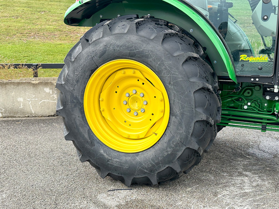 2022 John Deere 5100E Tractor