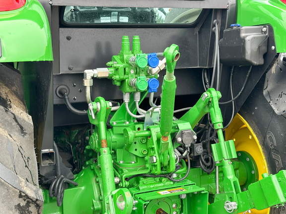 2022 John Deere 5100E Tractor